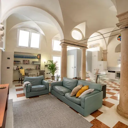 Loft Palazzo Dionisi Apartment